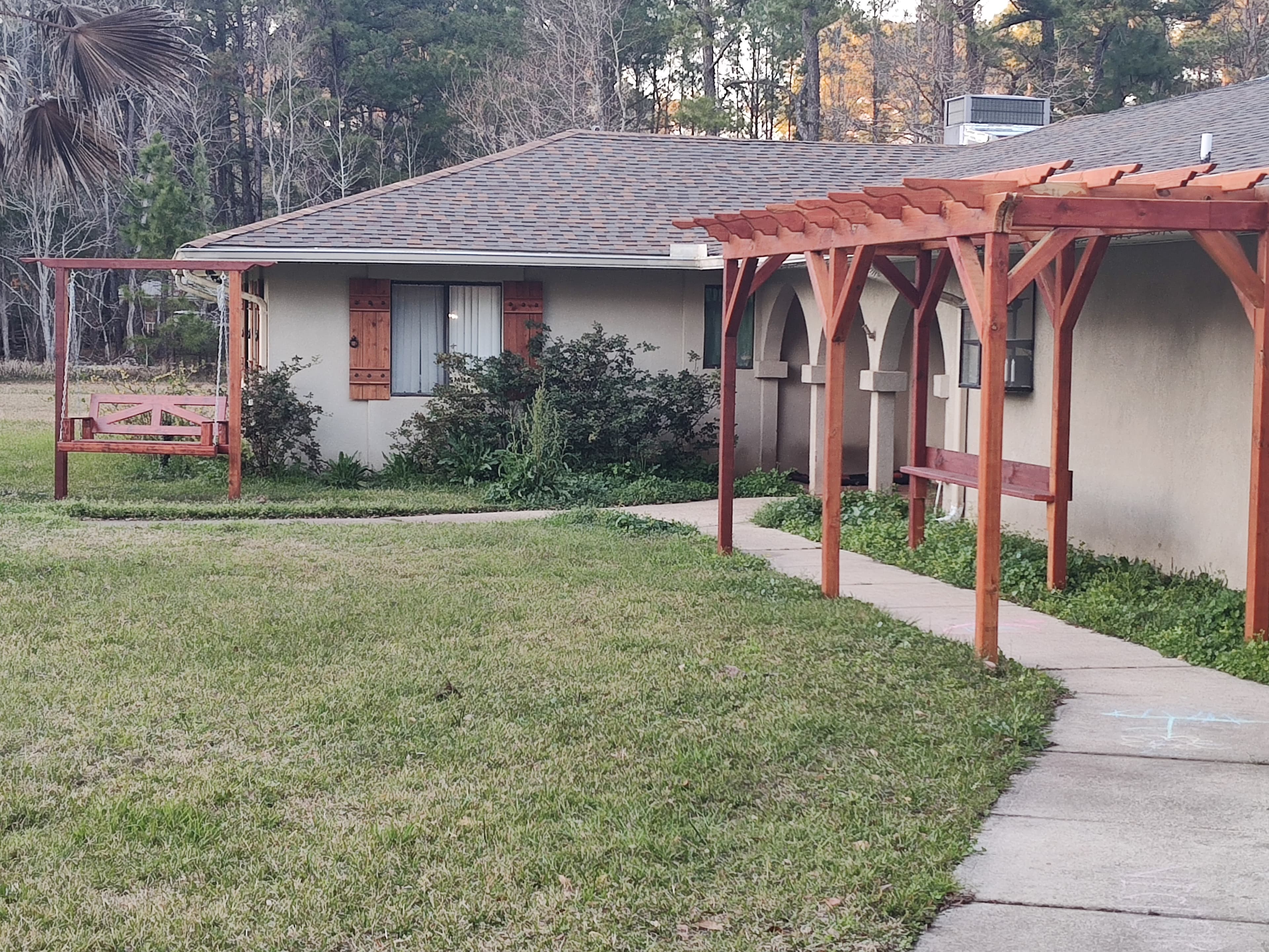 Custom Pergola & Arbor Construction